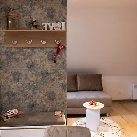 Radkowskie Julia Z Widokiem Na Zalew I Gory * רדקוב